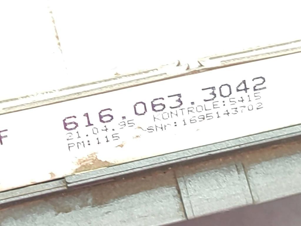 Volkswagen Golf III 1994 speedometer instrument cluster 1H0919860F 