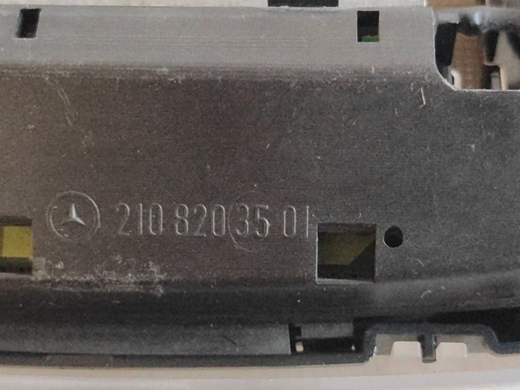 Mercedes-Benz E W210 1998 rear seat light 2108203501 