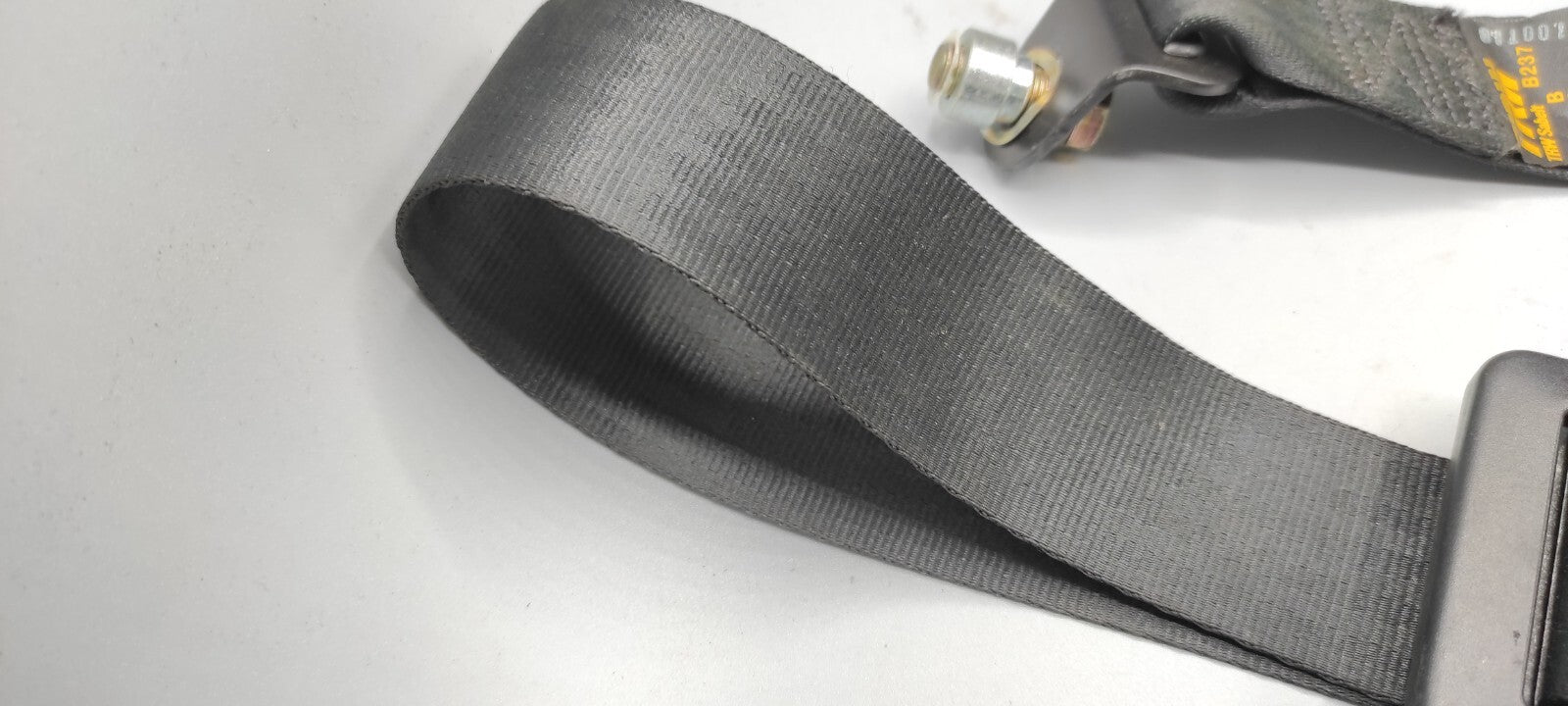 Alfa Romeo 166 2.4JTD 110kW 2003 Rear Seat Middle Center Safety Seatbelt 043146