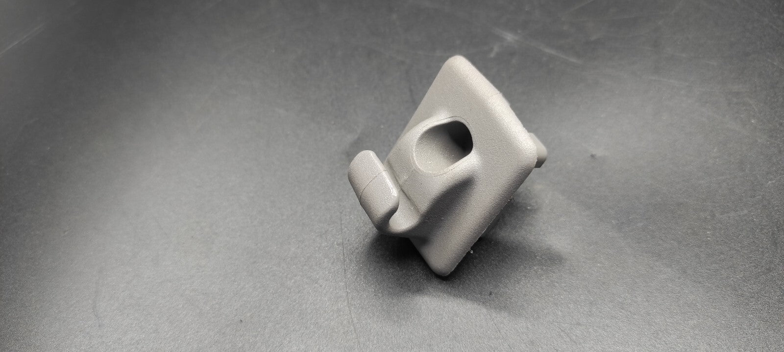 Peugeot 607 3.0i V6 2002 Front Sun Visor Cover Bracket Mount Holder