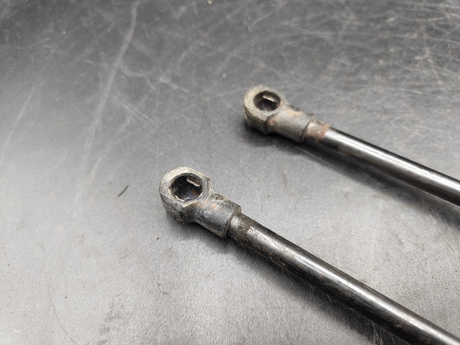 Alfa Romeo 166 Diesel 2002 Rear Tailgate Trunk Strut Shock Set 60622424