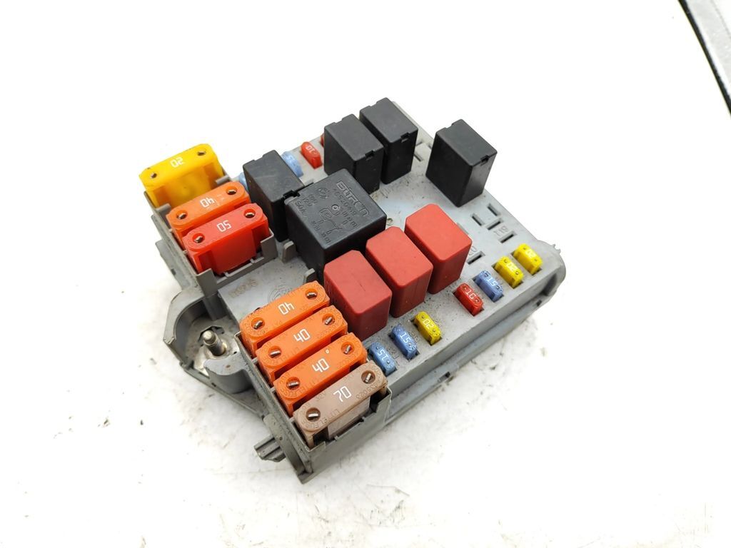 Alfa Romeo 159 2.4JTDm SW 2006 Fuse box module 50504455 