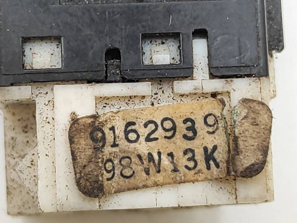 Volvo S70  V70  V70 XC 1997 Seat heating switch 9162939 