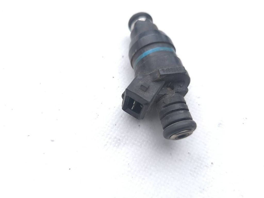 BMW 3 E36 1992 Petrol fuel injector 1731357 