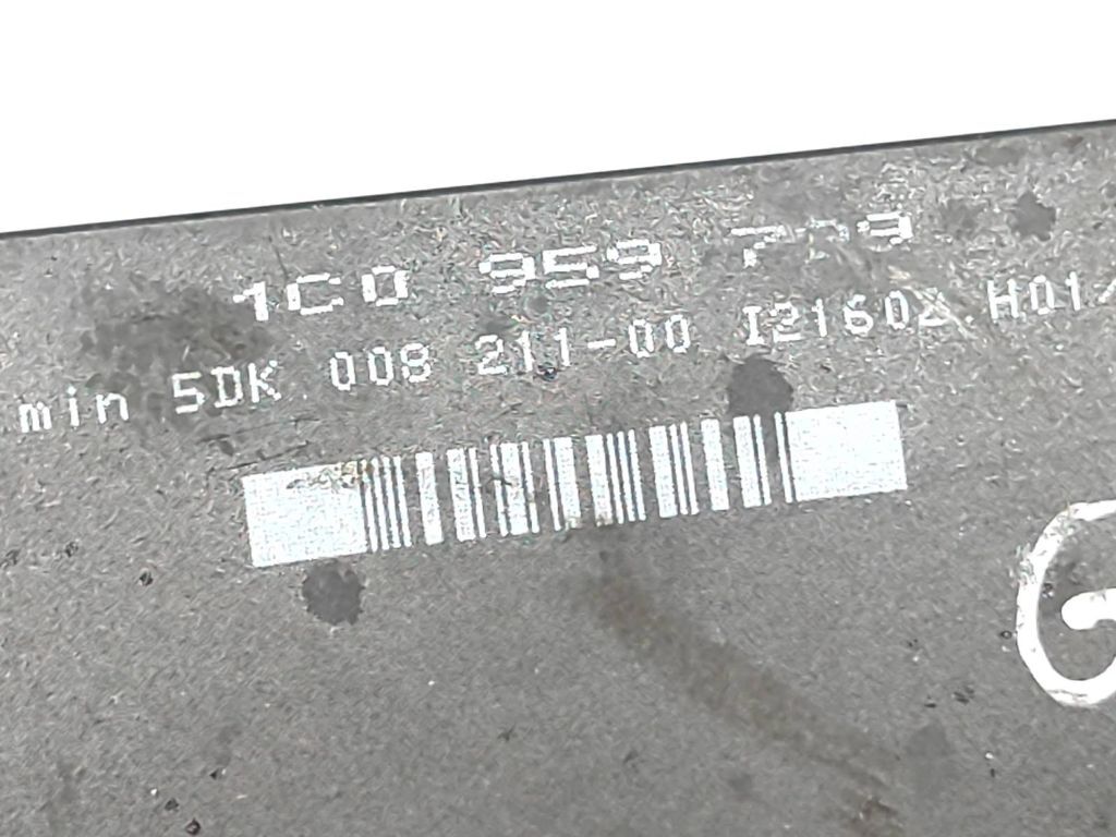 Volkswagen Golf Beetle IV 2000 Comfort convenience body module 1C0959799 