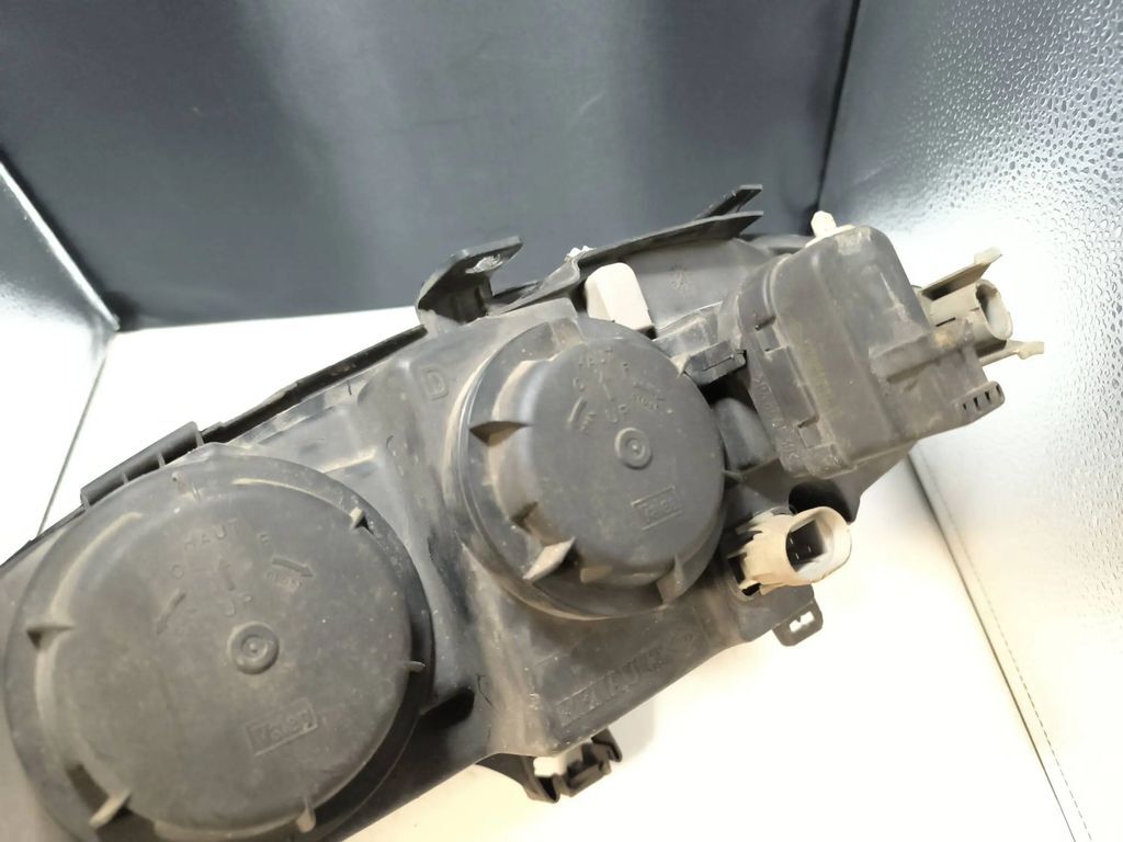 Renault Megane I 2000 LHD Front Right headlight headlamp 7700427870D 