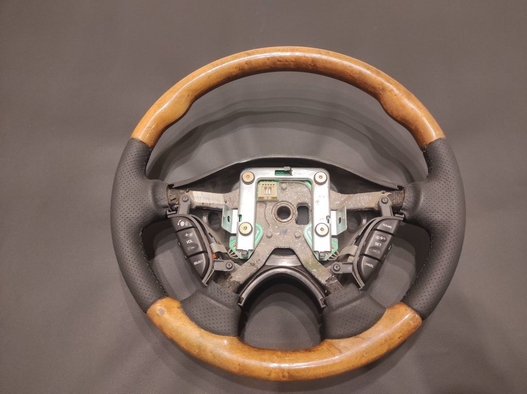 Jaguar S-Type 1999 Steering wheel XR8314K147BAW 