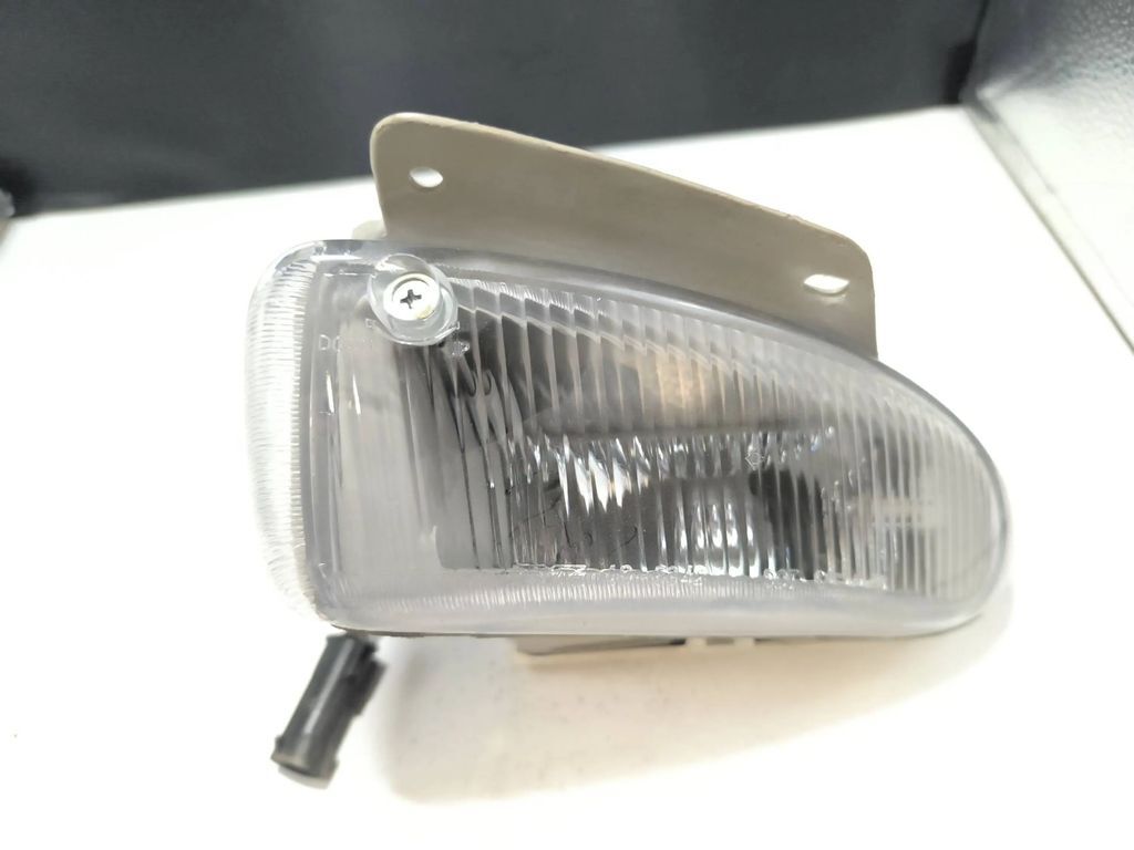 Chrysler Voyager 1998 front left side bumper fog light 195342B 