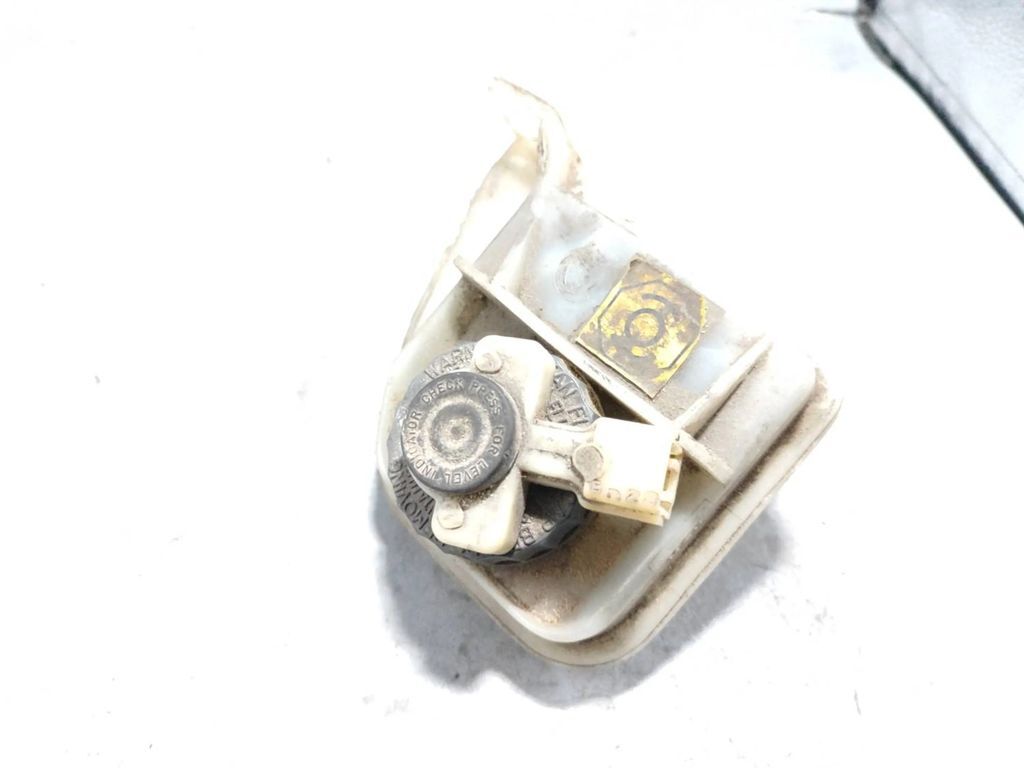 Alfa Romeo 155 1.8i 103kW 1994 Brake fluid reservoir tank 