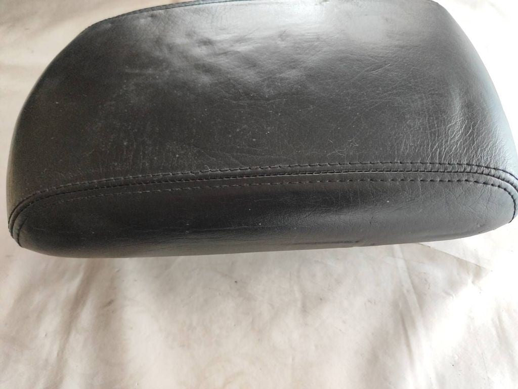 Peugeot 607 2001 Center Console Armrest 1843522016 