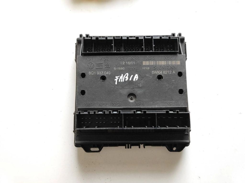 Skoda Fabia Mk1 (6Y) 2007 Comfort convenience body module 6Q1937049 