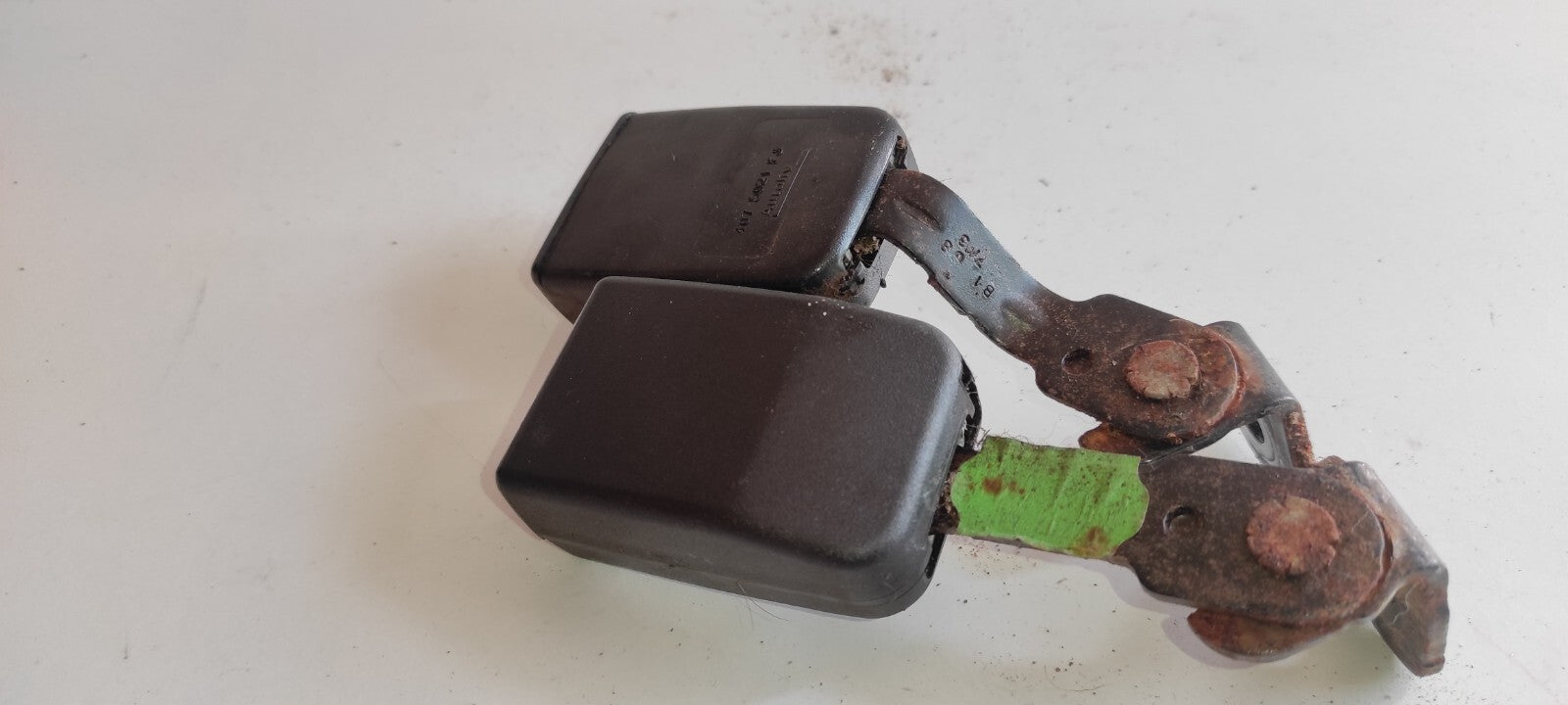 Peugeot 607 3.0i V6 2002 Petrol Rear Interior Seat Safety Seatbelt Buckle