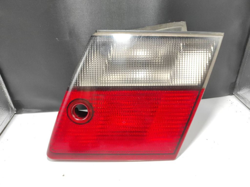 Saab 9-5 2.0T 110kW Petrol 2000 LHD Saloon Rear tailgate tail light lamp 