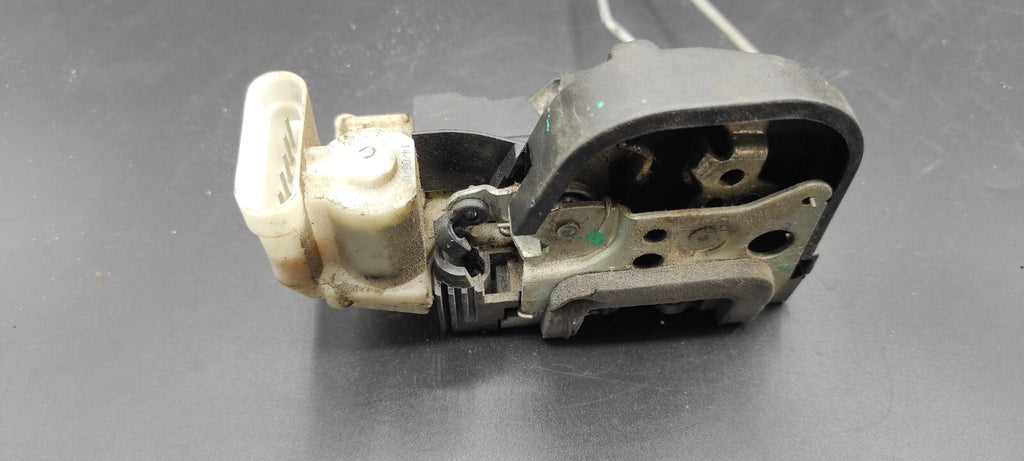 Alfa Romeo GT 2.0JTS 122kW 2004 LHD Front Right Door Lock B792