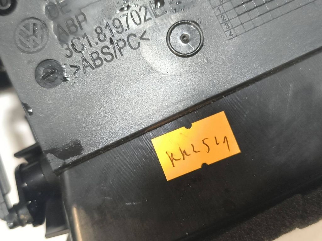 Volkswagen PASSAT B6 2008 dashboard side air vent grill trim 3C1819702 