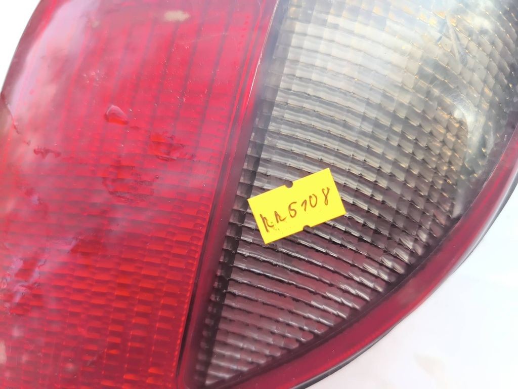 Opel Omega B1 Sedan 1999 rear right tail light lamp 452862 