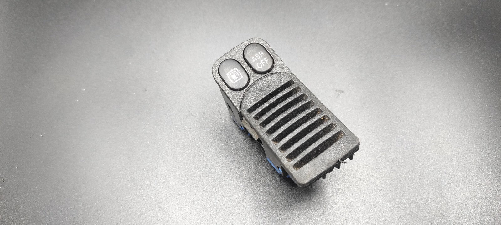 Alfa Romeo GT 1.9JTD 2005 Center Console Fuel Tank / ASR Switch 156040104