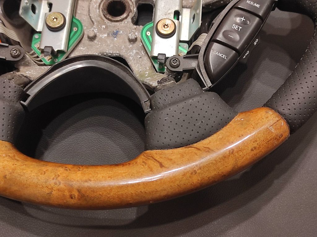 Jaguar S-Type 1999 Steering wheel XR8314K147BAW 