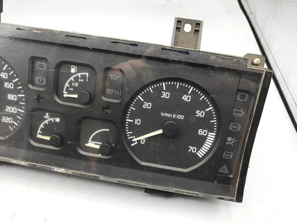 Renault Clio I 1.2i 1991 speedometer instrument cluster 7700841356 