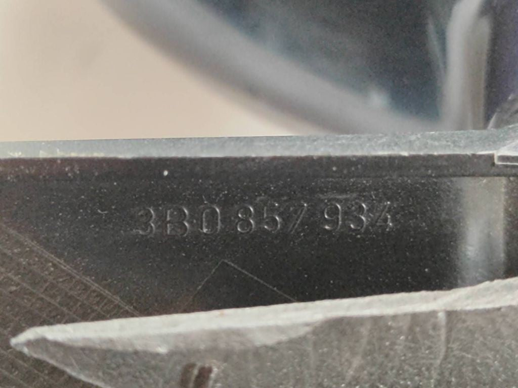 Volkswagen PASSAT B5.5 2003 Right electric wing mirror 3B0857934