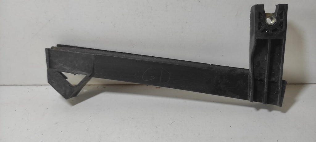 Alfa Romeo 147 1.9JTD 2002 Rear Door Window Guide 46556812