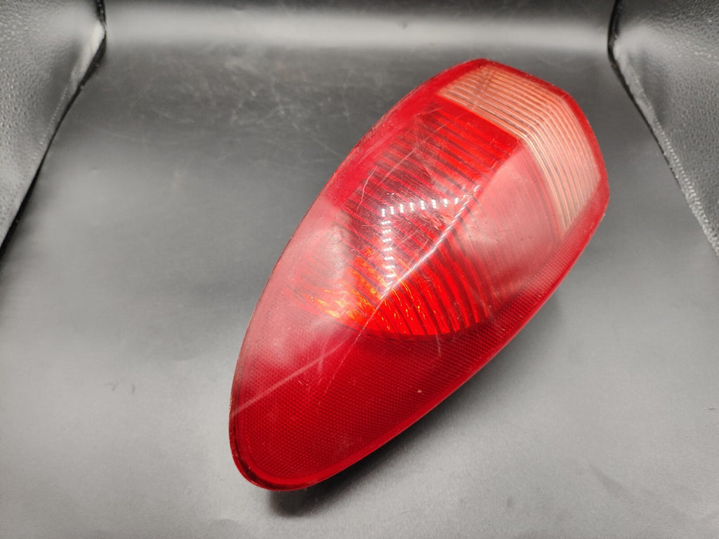 Alfa Romeo 147 1.9JTD 140HP 16V 2002 LHD Rear Right Taillight Lamp 46556347