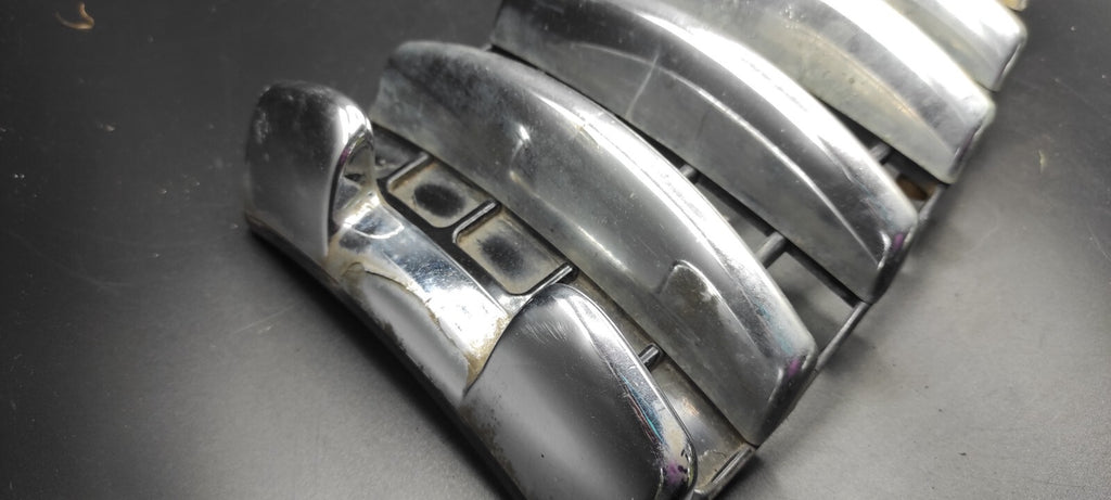 Alfa Romeo 147 1.9JTD 103kW 16V 2003 Front Bumper Center Grill 46556597