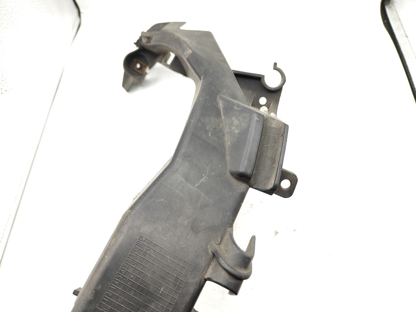 BMW E90 E91 330D 170kW 2006 Front Left Headlight Bracket 7116707 51647116707