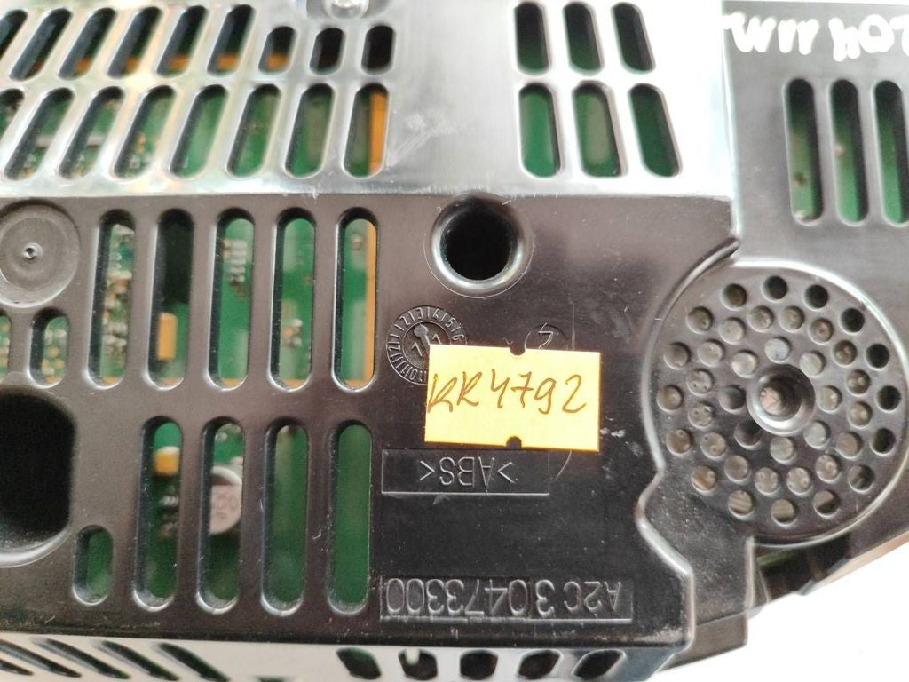 A2049002808 Mercedes-Benz C W204 2008 RHD speedometer instrument cluster 