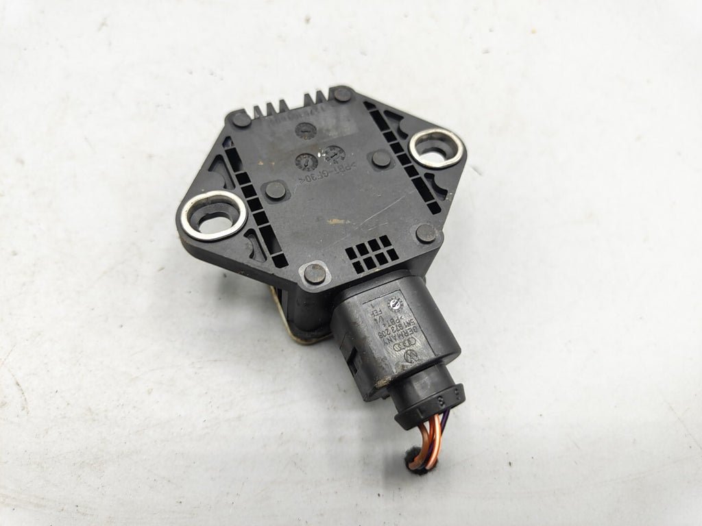 Audi A4 B8 Diesel Estate 2012 ESP Yaw Rate Sensor 8K0907637C