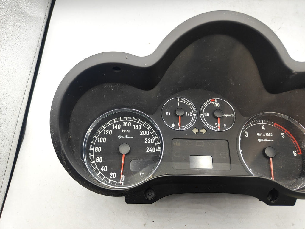 Alfa Romeo 147 1.9JTD 8V 2007 Diesel LHD Speedometer 156071240