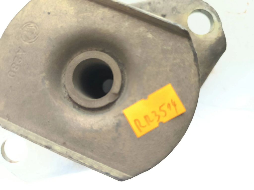 Alfa Romeo 155 1.8 Twin Spark 140HP 1994 Petrol Engine mount bracket 