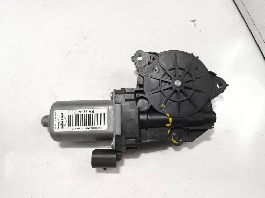 Alfa Romeo 159 2007 front right window regulator motor D2935P8 