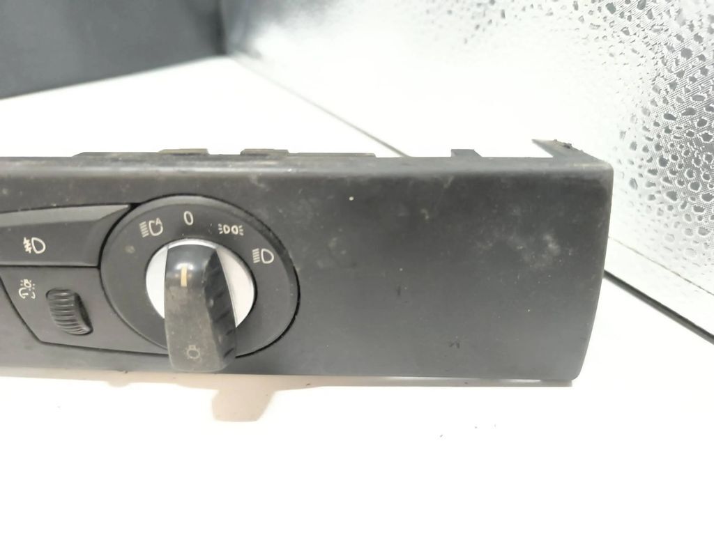 BMW 530 Series E60 E61 2007 HeadLight switch button 6988553 