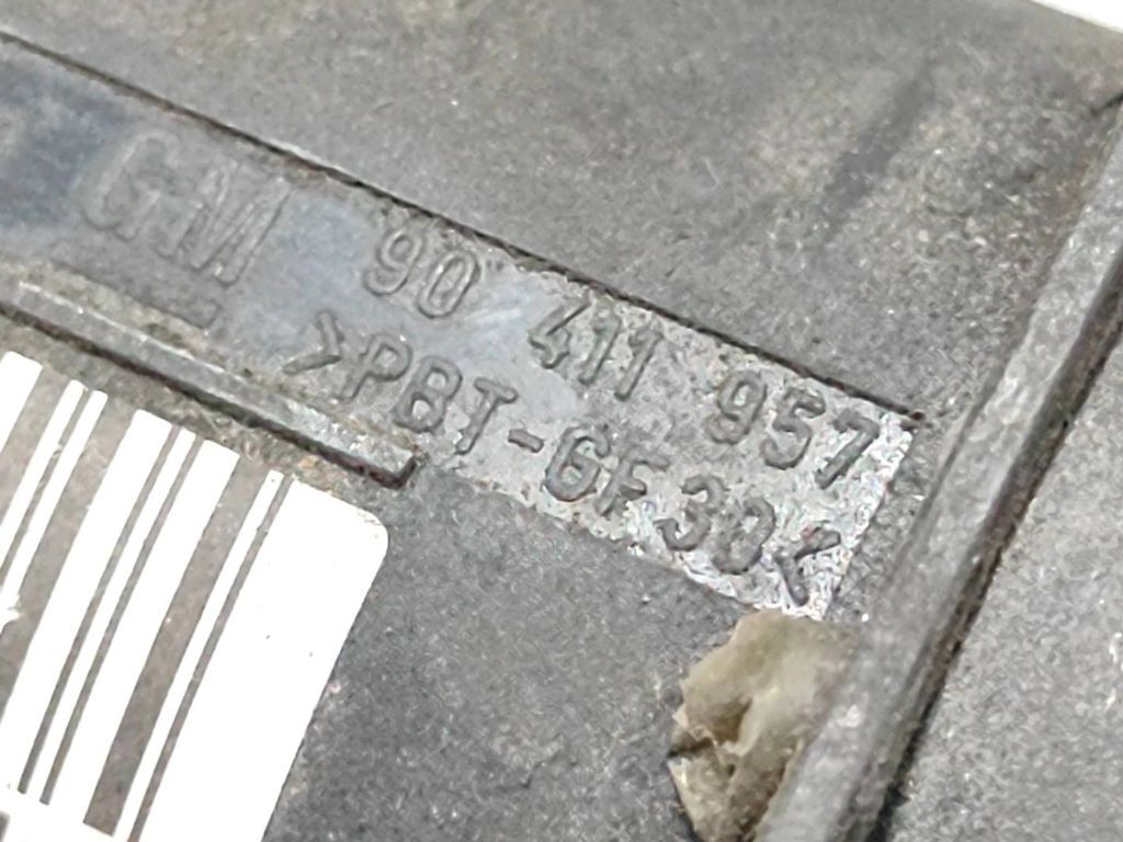 Opel Vectra B 1995 Petrol MAF mass air flow meter sensor 90411957 