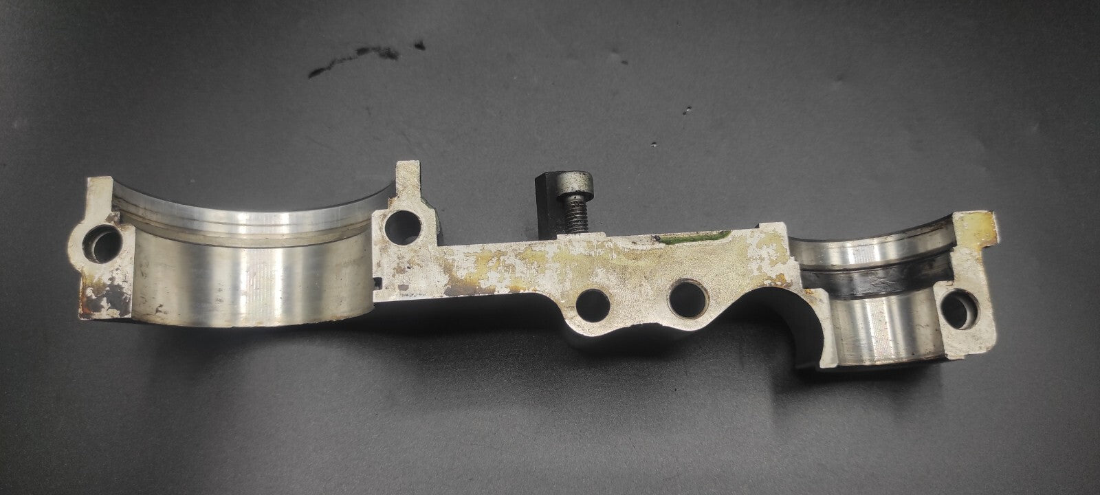 Alfa Romeo GT 2.0 JTS 122kW 2005 Engine Cylinder Head Camshaft Mount 605862168