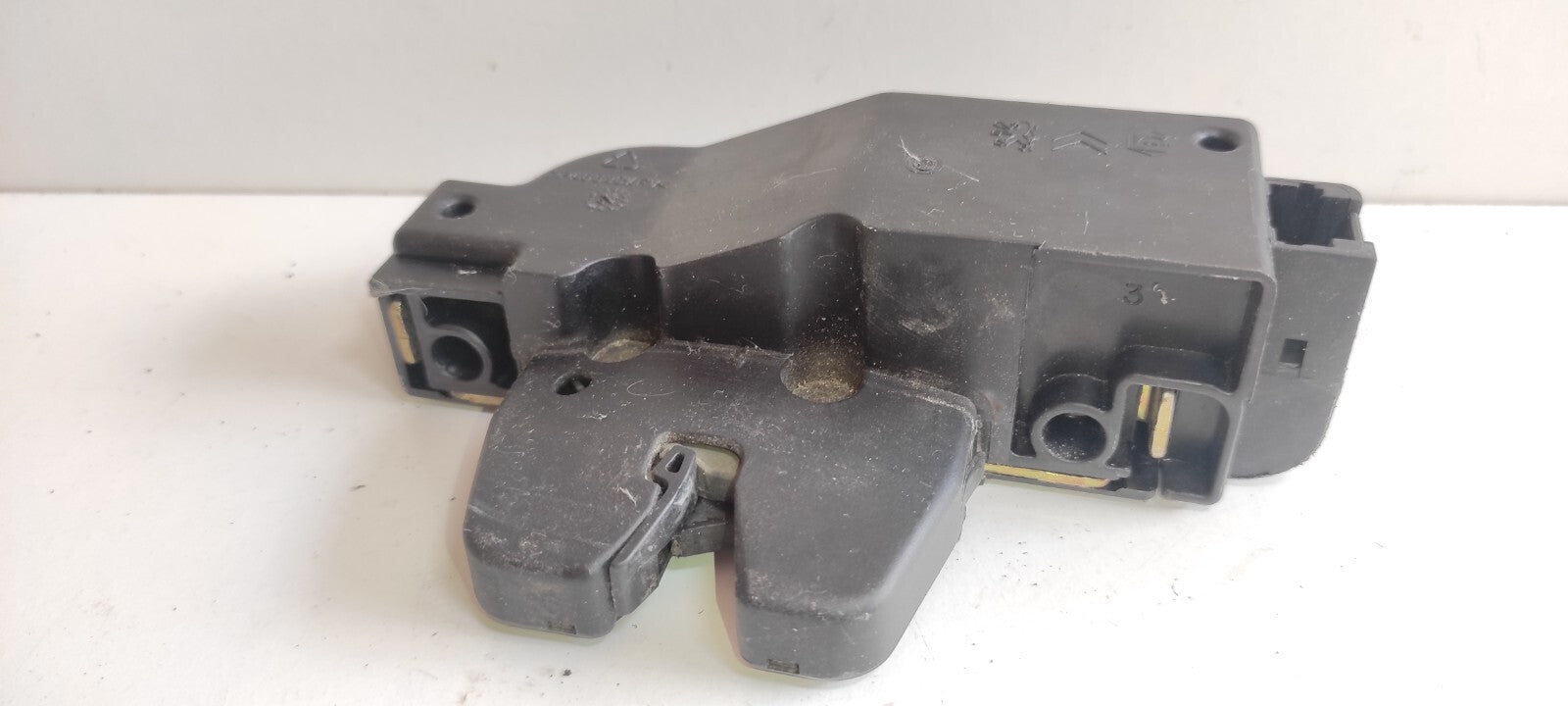 Peugeot 607 3.0i V6 2001 Rear Tailgate Boot Lock Mechanism 9653831780