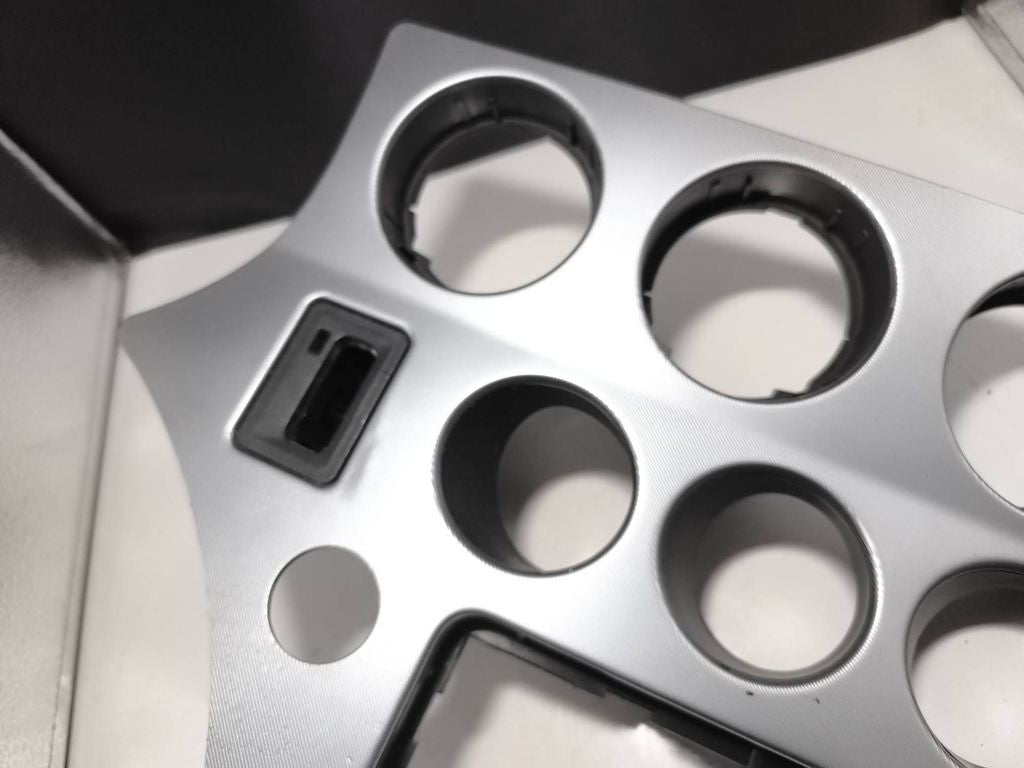 Alfa Romeo 159 2.4JTDm 2007 LHD dashboard center trim 