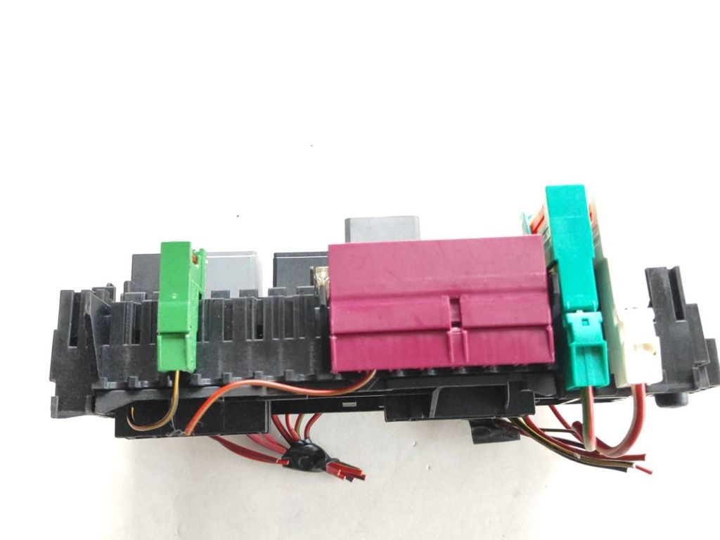 Mercedes-Benz W246 W242 2012 Fuse module A2469067100 