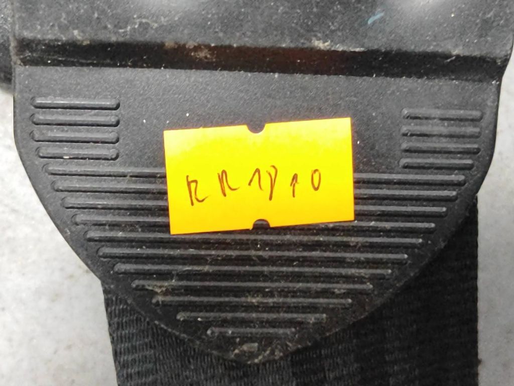 Alfa Romeo 155 1.8TS 103kW 1994 Rear Middle seat belt 042627 