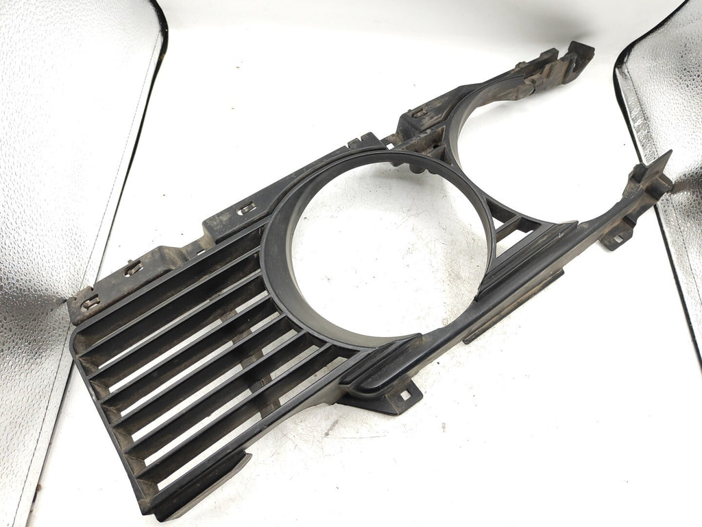 BMW 5 Series E34 Petrol 1988 Front Right Side Headlight Grill 843175