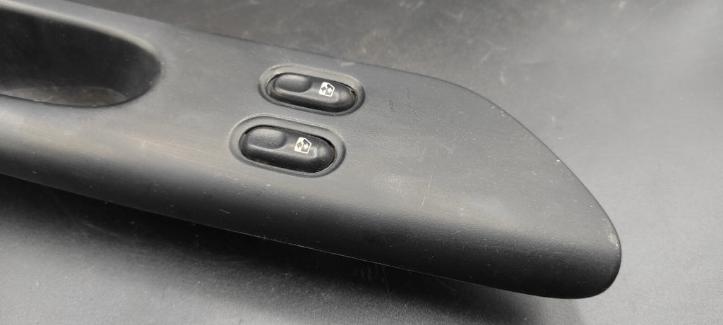 Renault Laguna MK1 1994 LHD Front Left Electric Window Switch 7700875656