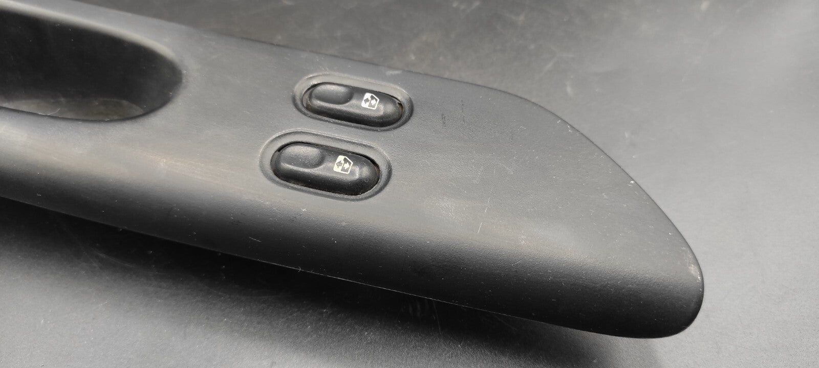 Renault Laguna MK1 1994 LHD Front Left Electric Window Switch 7700875656