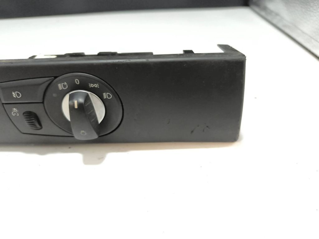 BMW 5 Series E60 E61 2008 HeadLight switch button 6988553 
