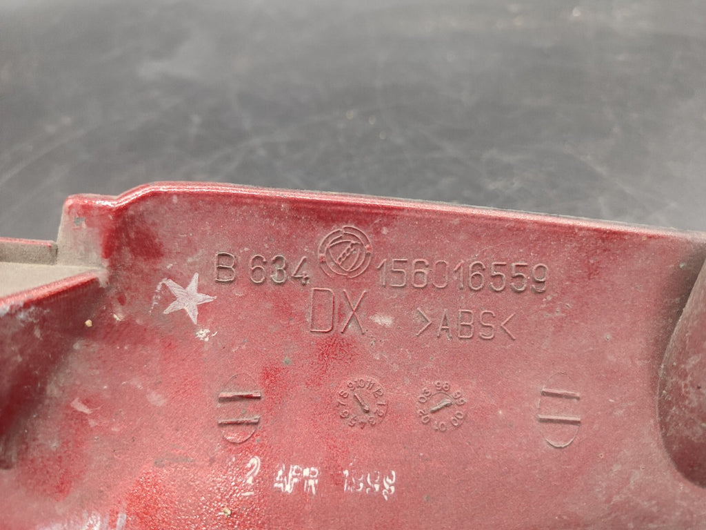 Alfa Romeo 166 2.4JTD 110kW 2002 Front Right Upper Grill 156016559 RED