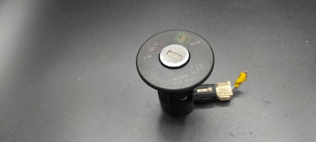 Alfa Romeo 156 2003 LHD Front Right Dash Panel ON OFF Safety Switch 46480451