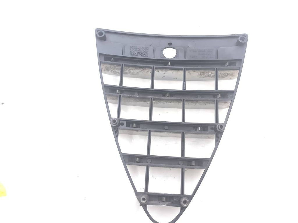 Alfa Romeo 147 Facelift 8V 2005 Front bumper upper radiator grill LS383060 