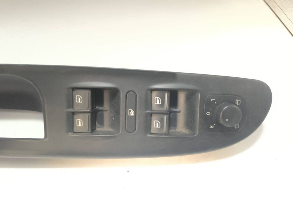 Volkswagen PASSAT B6 2008 Front Left Electric window control switch 