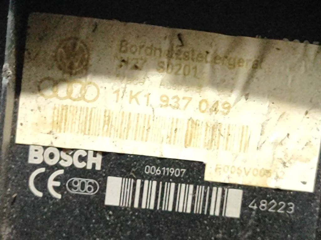 Volkswagen Touran I 2005 Comfort convenience body module 1K1937049 