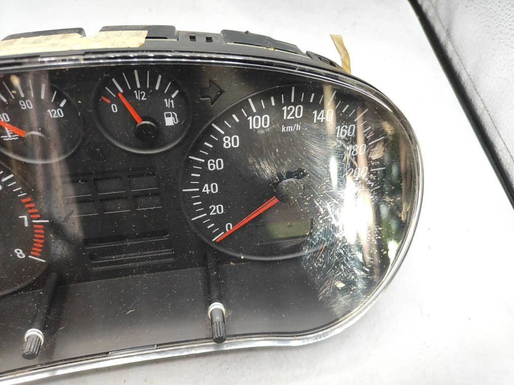 Seat Toledo II (1M) 1.6i 2002 Petrol speedometer instrument cluster 110008770 